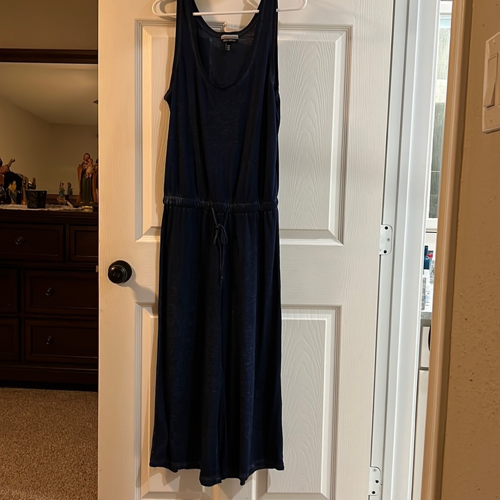 Good condition, 74% polyester 28% cotton